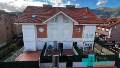 Chalet adosado en calle de la Mies photo 16