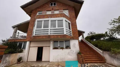 Chalet on Calle Barrio El Canton, No. 9 photo 3