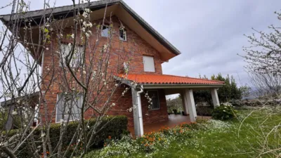 Chalet on Calle Barrio El Canton, No. 9 photo 2