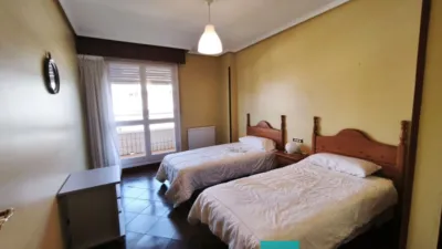 Piso en venta en Avenida de Francia, 55, cerca de Avenida de la Victoria, Zona Playa (Laredo) de 469.000 €