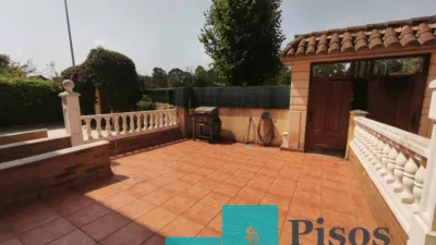 Semi-detached chalet on Avenida de la Libertad photo 2