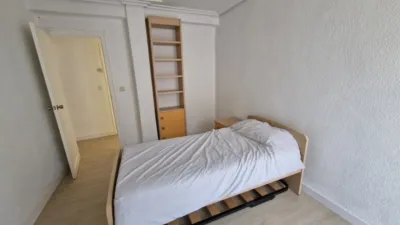 Piso en alquiler en Avenida de España, Centro (Logroño) de 800 €<span>/mes</span>