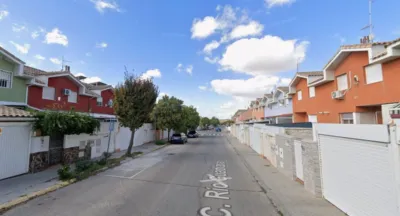 Chalet adosado en calle de Río Guadiana photo 2