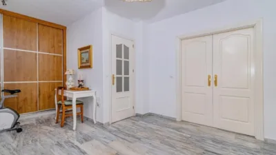 Semi-detached house on Mozart Street photo 30