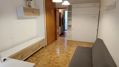 Estudio en alquiler en Calle de Valverde - Imagen 2