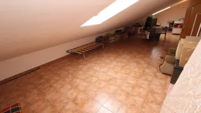 Chalet unifamiliar en venta en Torrelaguna, Torrelaguna de 400.000 €