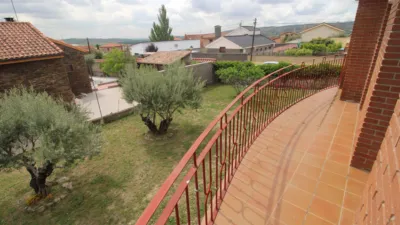 Chalet unifamiliar en venta en Torrelaguna, Torrelaguna de 400.000 €
