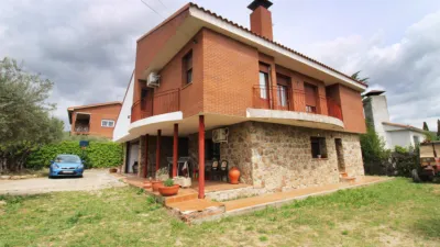 Chalet unifamiliar en venta en Torrelaguna, Torrelaguna de 400.000 €