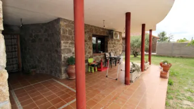 Chalet unifamiliar en venta en Torrelaguna, Torrelaguna de 400.000 €