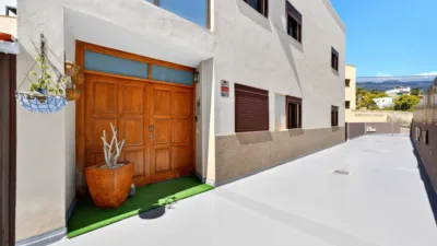 Single-family home on Lomo Grillo Abajo street photo 2