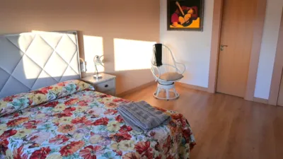 Casa en venta en Calle Gredos, La Zubia de 360.000 €