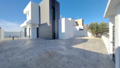 Detached house on La Font Roja street photo 33