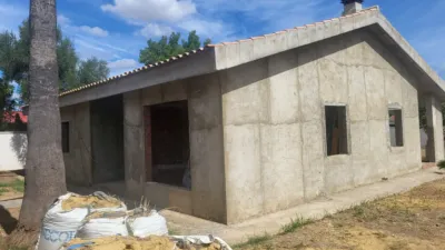 Chalet unifamiliar en venta en Ronda de los Azahares, Espartinas de 299.000 €
