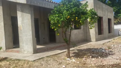 Chalet unifamiliar en venta en Ronda de los Azahares, Espartinas de 299.000 €
