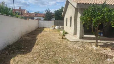 Chalet unifamiliar en venta en Ronda de los Azahares, Espartinas de 299.000 €