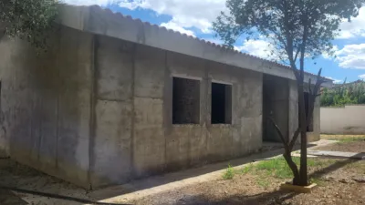 Chalet unifamiliar en venta en Ronda de los Azahares, Espartinas de 299.000 €