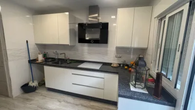 Chalet adosado en venta en Calle de Monfragüe, 1, Arco Norte-Avenida de España (Distrito Zona Centro. Dos Hermanas) de 286.990 €