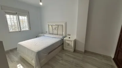 Chalet adosado en venta en Calle de Monfragüe, 1, Arco Norte-Avenida de España (Distrito Zona Centro. Dos Hermanas) de 286.990 €