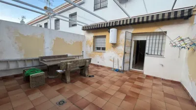 Chalet adosado en venta en Calle de Monfragüe, 1, Arco Norte-Avenida de España (Distrito Zona Centro. Dos Hermanas) de 286.990 €