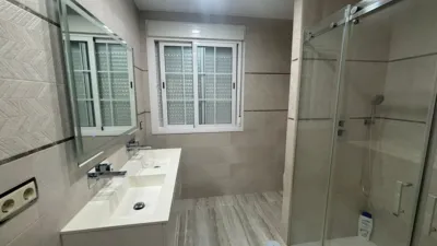 Chalet adosado en venta en Calle de Monfragüe, 1, Arco Norte-Avenida de España (Distrito Zona Centro. Dos Hermanas) de 286.990 €