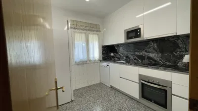 Terraced House in Olot photo 4