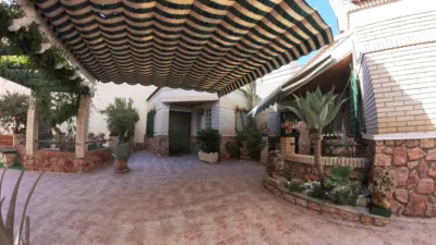 House on Carrera San Isidro Street photo 3
