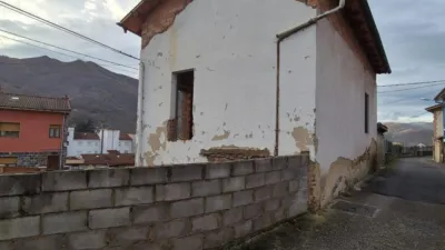 House on Calle Virgen del Otero photo 2