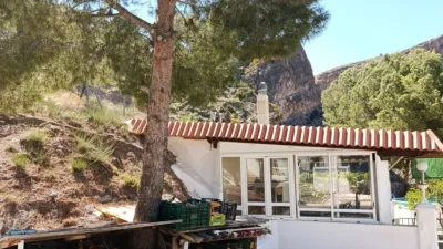 Rustic chalet on Calle Moralillo photo 9