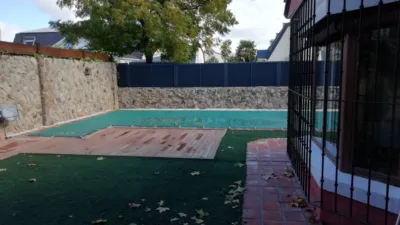 Semi-detached chalet on Calle de Segovia photo 5