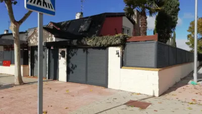 Semi-detached chalet on Calle de Segovia photo 8