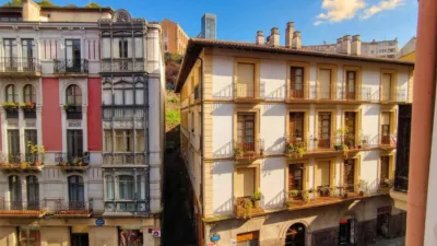 Piso en venta en Calle de Ronda, Casco Viejo - Zazpi Kaleak (Distrito Ibaiondo. Bilbao) de 362.000 €