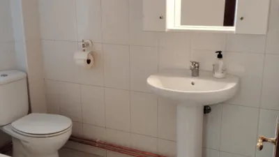 Piso en alquiler en Calle de Víctor Sáenz, Montecerrao (Oviedo) de 750 €<span>/mes</span>