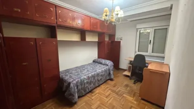 Piso en alquiler en Calle de Rafael Altamira, Buenavista-El Cristo (Oviedo) de 900 €<span>/mes</span>