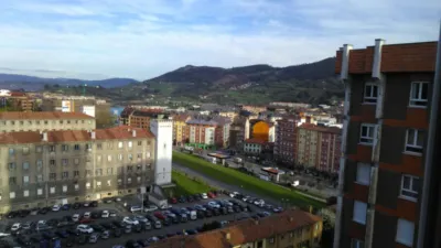 Piso en alquiler en Calle de Rafael Altamira, Buenavista-El Cristo (Oviedo) de 900 €<span>/mes</span>