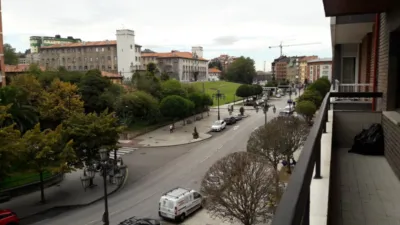 Piso en alquiler en Avenida de Buenavista, Buenavista-El Cristo (Oviedo) de 1.200 €<span>/mes</span>