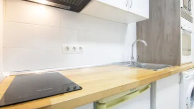 Estudio en alquiler en Carrer de Picalquers - Imagen 3