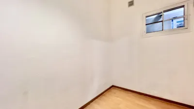 Piso en venta en Carrer de Ruiz de Padrón, 43, cerca de Carrer de Coll i Vehí, El Camp de l'Arpa del Clot (Distrito Sant Martí. Barcelona Capital) de 220.000 €