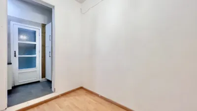Piso en venta en Carrer de Ruiz de Padrón, 43, cerca de Carrer de Coll i Vehí, El Camp de l'Arpa del Clot (Distrito Sant Martí. Barcelona Capital) de 220.000 €