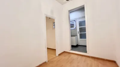 Piso en venta en Carrer de Ruiz de Padrón, 43, cerca de Carrer de Coll i Vehí, El Camp de l'Arpa del Clot (Distrito Sant Martí. Barcelona Capital) de 220.000 €