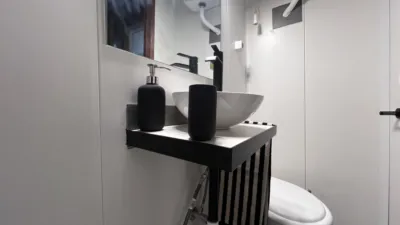 Piso en venta en Carrer de Ruiz de Padrón, 43, cerca de Carrer de Coll i Vehí, El Camp de l'Arpa del Clot (Distrito Sant Martí. Barcelona Capital) de 220.000 €
