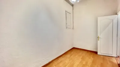 Piso en venta en Carrer de Ruiz de Padrón, 43, cerca de Carrer de Coll i Vehí, El Camp de l'Arpa del Clot (Distrito Sant Martí. Barcelona Capital) de 220.000 €