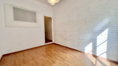 Piso en venta en Carrer de Ruiz de Padrón, 43, cerca de Carrer de Coll i Vehí, El Camp de l'Arpa del Clot (Distrito Sant Martí. Barcelona Capital) de 220.000 €