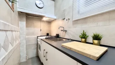 Piso en venta en Carrer de Ruiz de Padrón, 43, cerca de Carrer de Coll i Vehí, El Camp de l'Arpa del Clot (Distrito Sant Martí. Barcelona Capital) de 220.000 €
