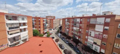 Piso en alquiler en Calle de Pérez Galdós, 15, Circular-Vadillos (Valladolid Capital) de 1.300 €<span>/mes</span>