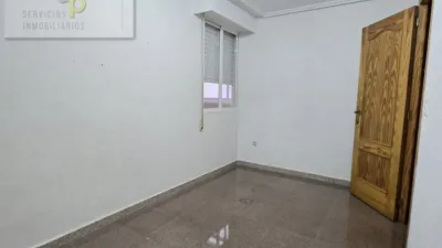 Piso en calle Río Júcar photo 7