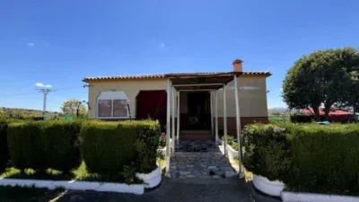 Rustic chalet on Puente Moraleja Street photo 9