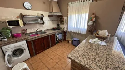 Rustic chalet on Puente Moraleja Street photo 4
