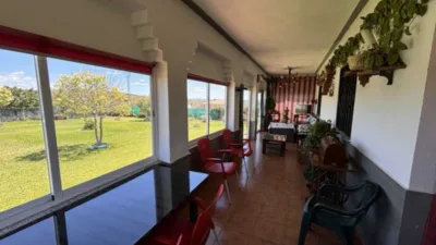 Rustic chalet on Puente Moraleja Street photo 6