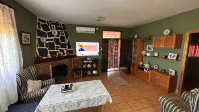 Rustic chalet on Puente Moraleja Street photo 3