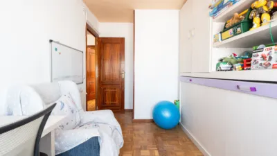 Piso en venta en Calle de Camarena, Aluche (Distrito Latina. Madrid Capital) de 349.000 €